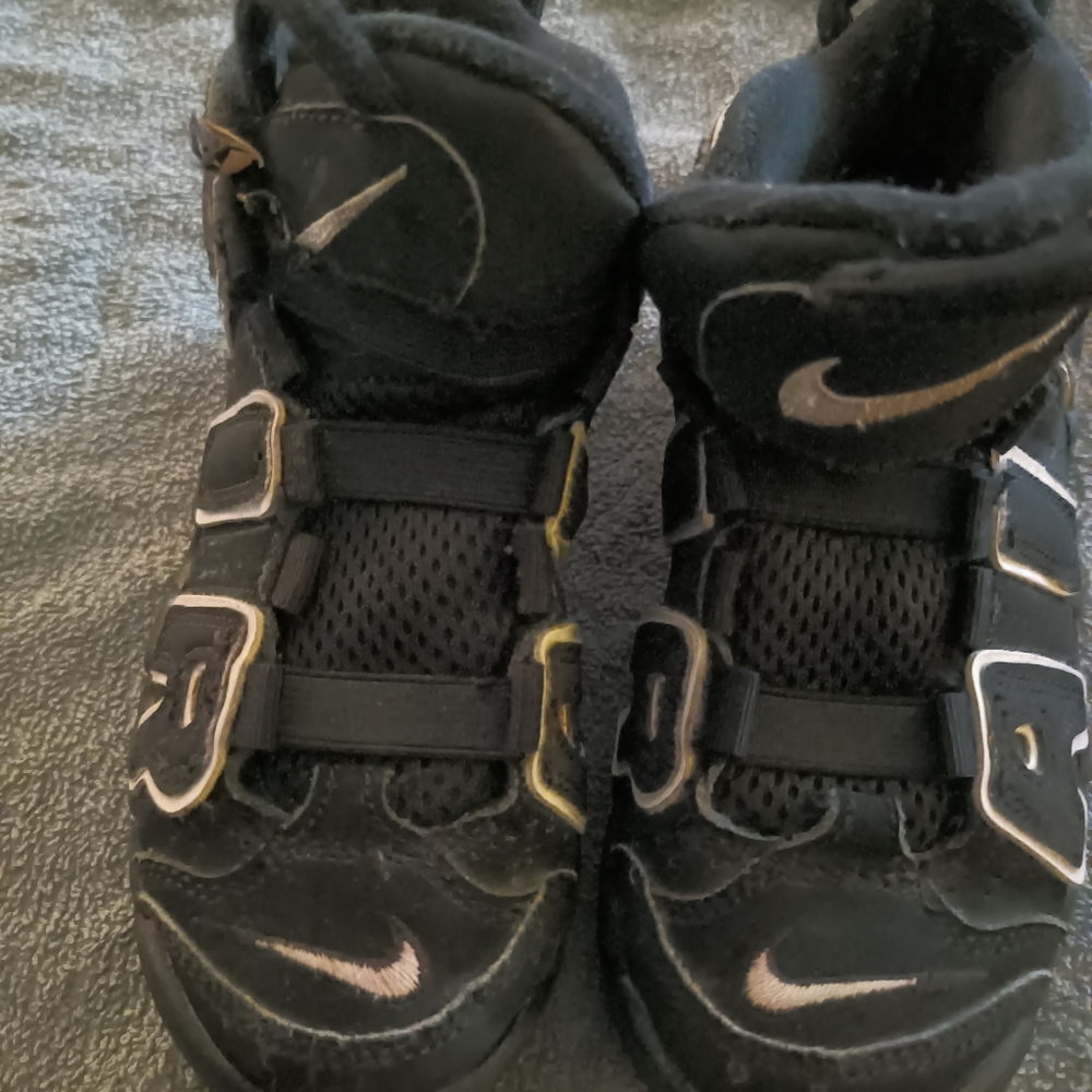 Children's shoes